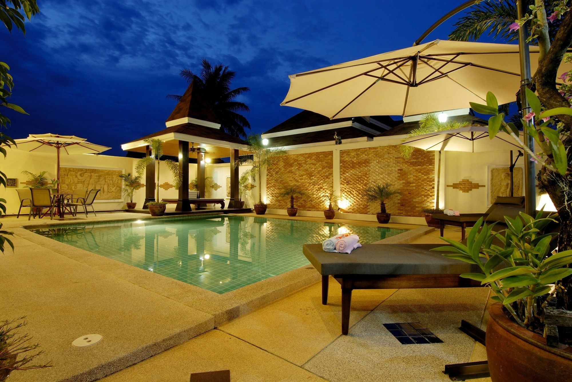 The Iris Pool Villa Rawai Eksteriør billede